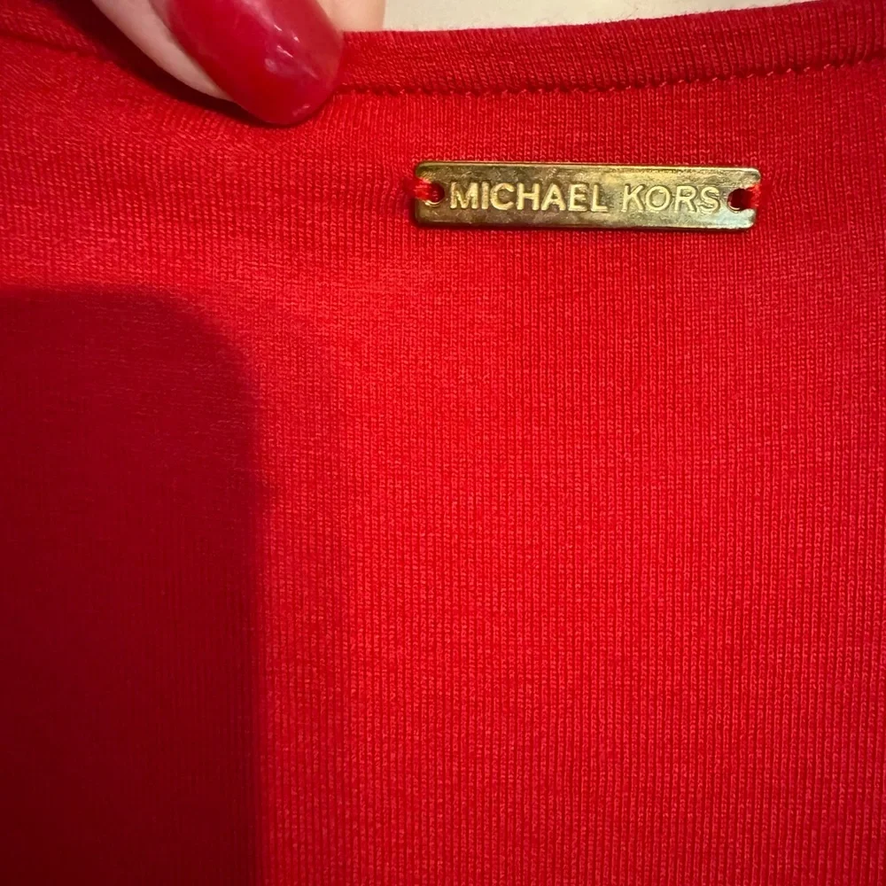 Michael Kors Red V-Neck Blouse    PLUS: 1X           #2 - Picture 8 of 10